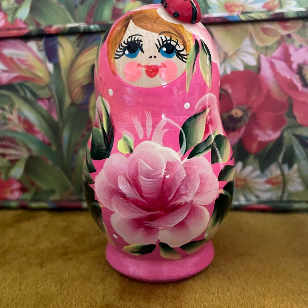 Adorable Nesting Dolls - Picture 2 of 10